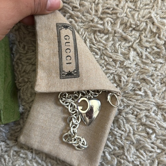 Gucci ❤️ Authentic - Picture 3 of 4